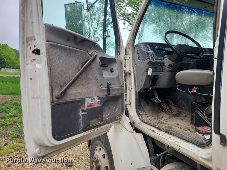 image for item LE9067 1999 Sterling A-Line  dump truck