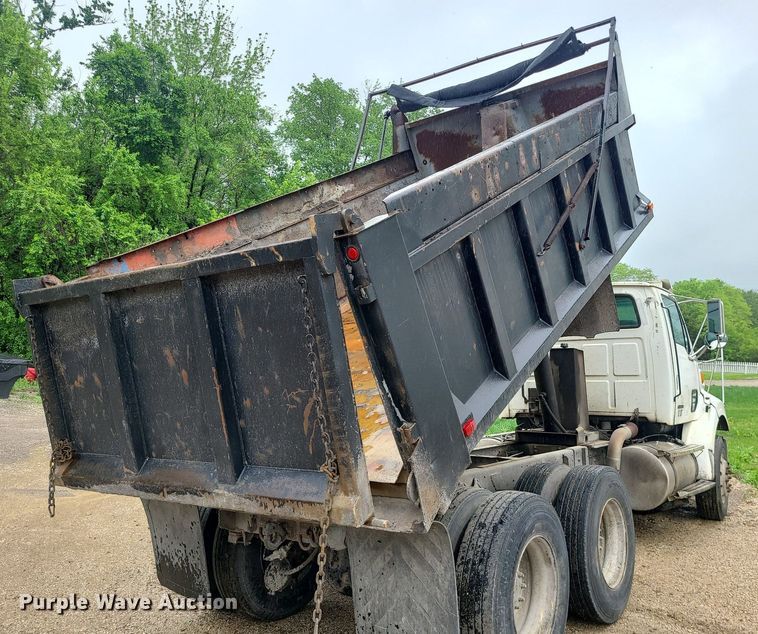 image for item LE9067 1999 Sterling A-Line  dump truck