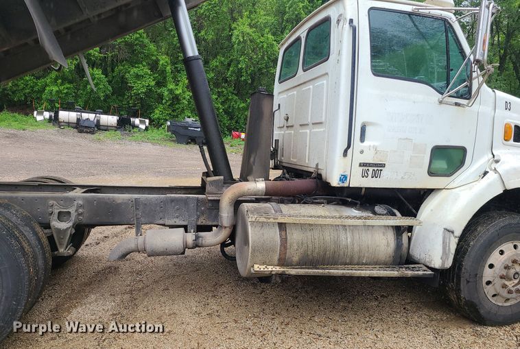image for item LE9067 1999 Sterling A-Line  dump truck