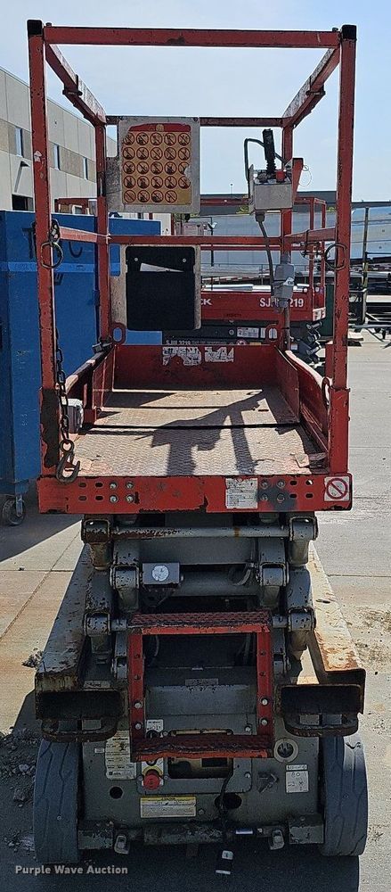 image for item LE9381 2012 Skyjack SJIII 3219  scissor lift