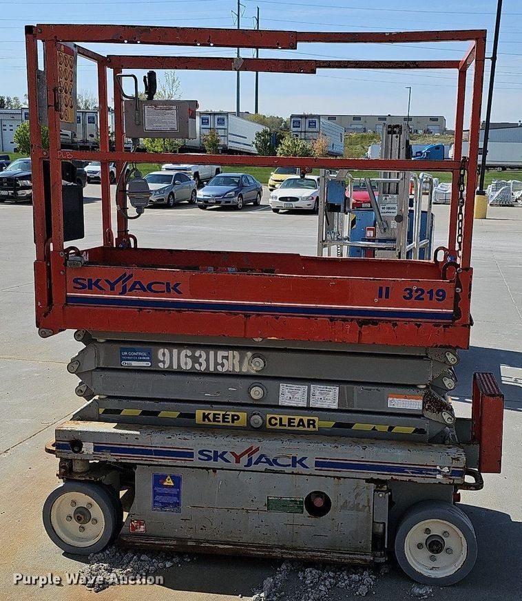 image for item LE9381 2012 Skyjack SJIII 3219  scissor lift