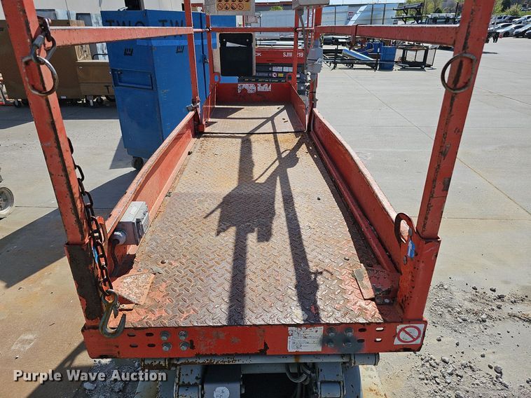 image for item LE9381 2012 Skyjack SJIII 3219  scissor lift