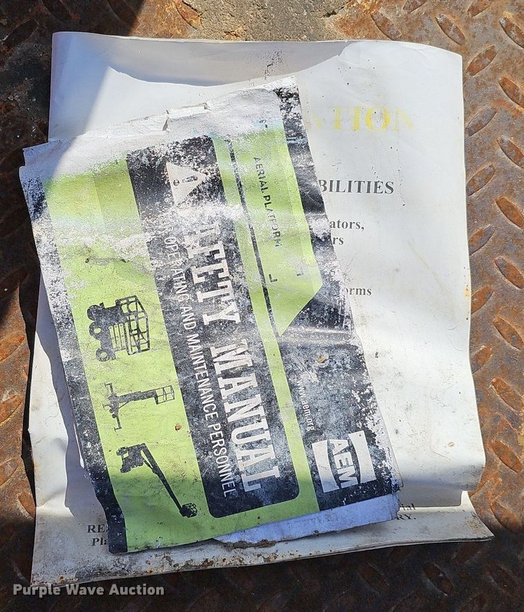 image for item LE9381 2012 Skyjack SJIII 3219  scissor lift