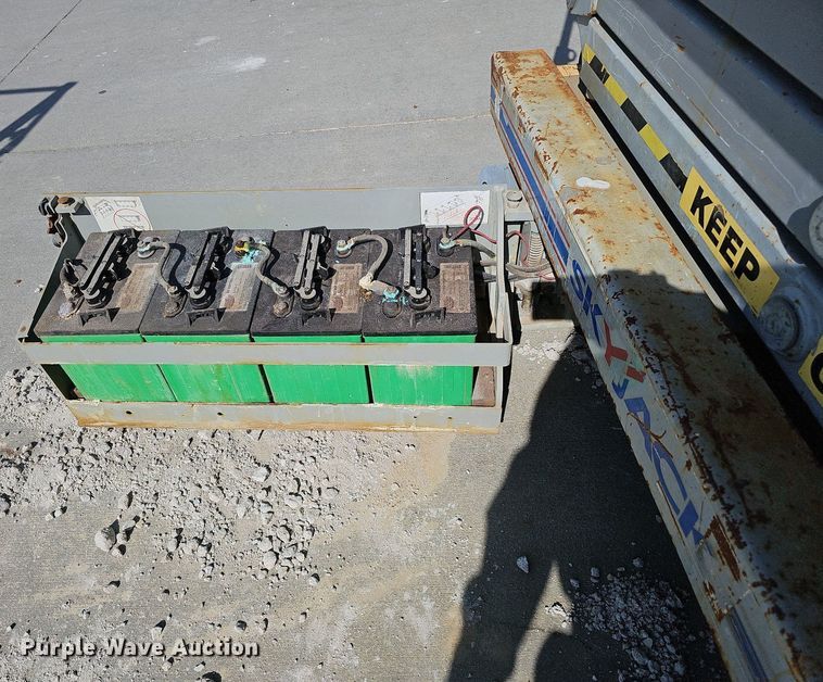 image for item LE9381 2012 Skyjack SJIII 3219  scissor lift