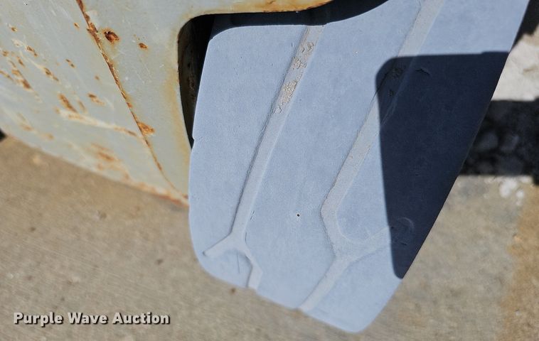 image for item LE9381 2012 Skyjack SJIII 3219  scissor lift