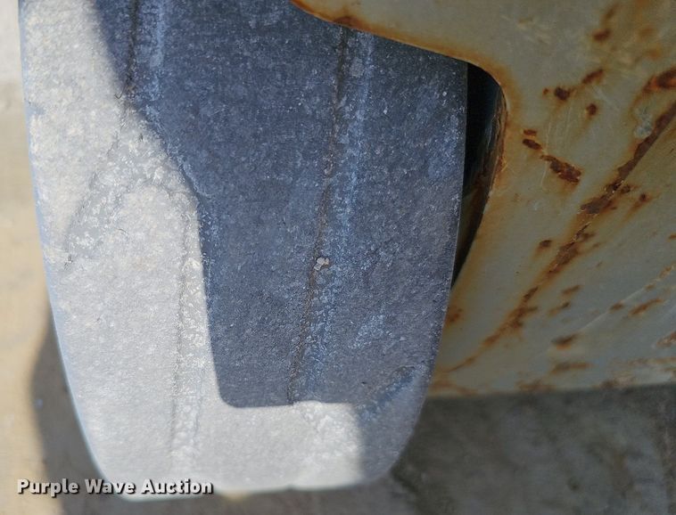 image for item LE9381 2012 Skyjack SJIII 3219  scissor lift