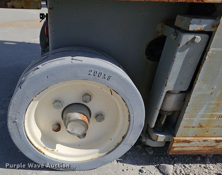 image for item LE9381 2012 Skyjack SJIII 3219  scissor lift