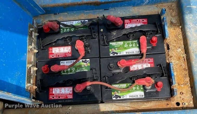 image for item LE9382 2011 Genie GR-20  vertical lift