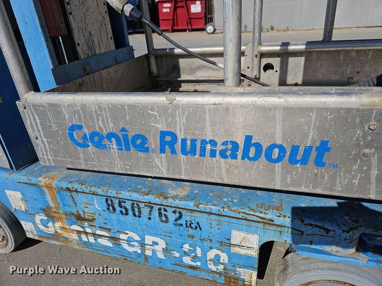 image for item LE9382 2011 Genie GR-20  vertical lift