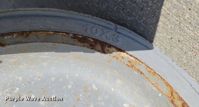 image for item LE9382 2011 Genie GR-20  vertical lift