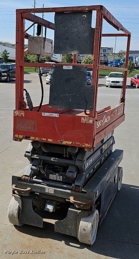 image for item LE9383 2012 Skyjack SJIII 3219  scissor lift