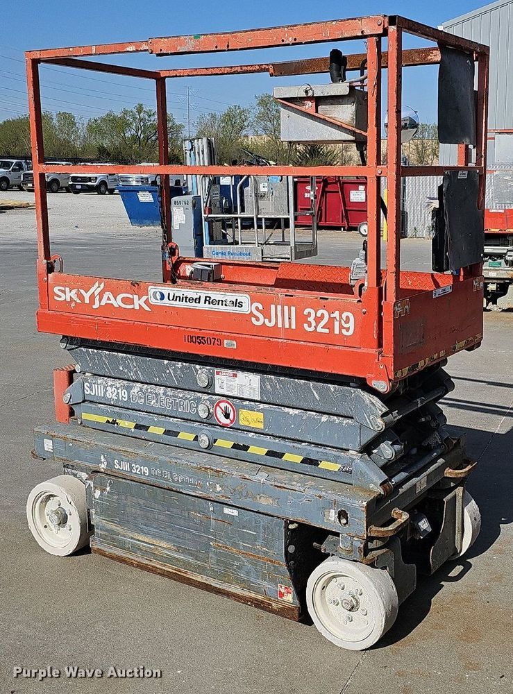 image for item LE9383 2012 Skyjack SJIII 3219  scissor lift