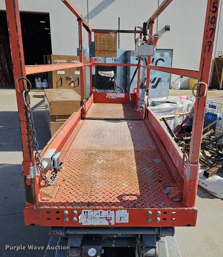 image for item LE9383 2012 Skyjack SJIII 3219  scissor lift