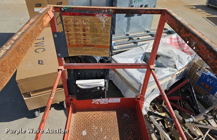 image for item LE9383 2012 Skyjack SJIII 3219  scissor lift
