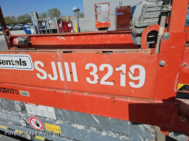 image for item LE9383 2012 Skyjack SJIII 3219  scissor lift