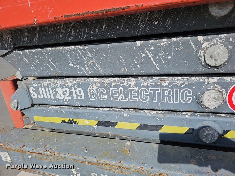 image for item LE9383 2012 Skyjack SJIII 3219  scissor lift