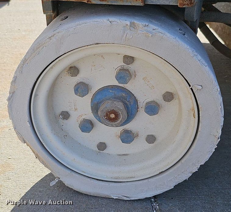 image for item LE9383 2012 Skyjack SJIII 3219  scissor lift