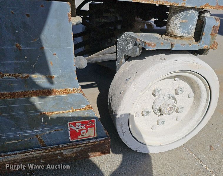 image for item LE9383 2012 Skyjack SJIII 3219  scissor lift