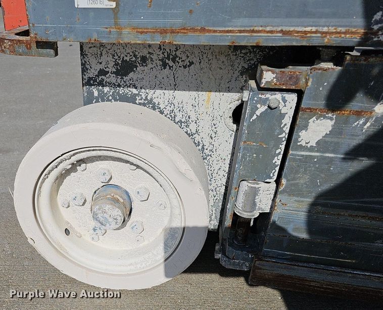 image for item LE9383 2012 Skyjack SJIII 3219  scissor lift