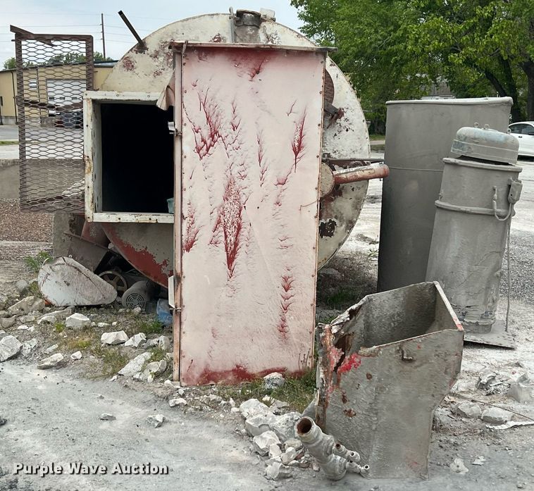 image for item LG9105 Concrete silo