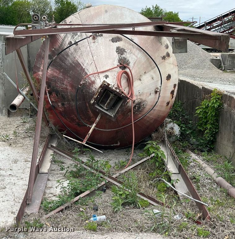 image for item LG9105 Concrete silo