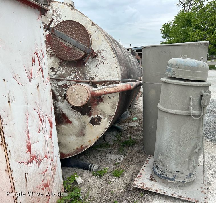 image for item LG9105 Concrete silo