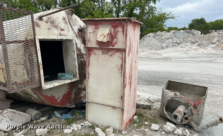 image for item LG9105 Concrete silo