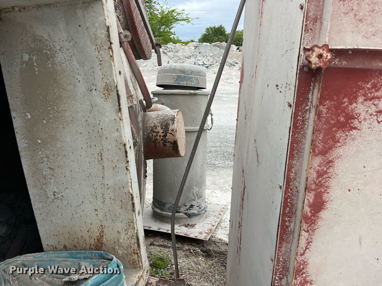 image for item LG9105 Concrete silo