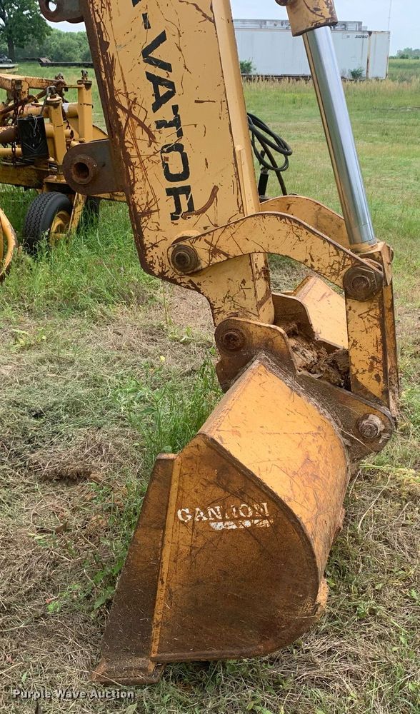 image for item LH9616 New Holland 555D  backhoe