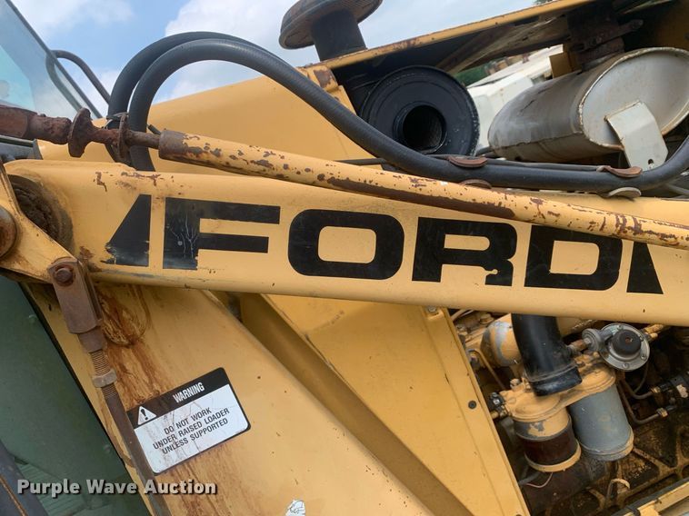 image for item LH9616 New Holland 555D  backhoe