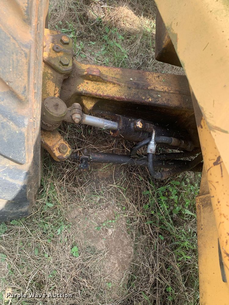 image for item LH9616 New Holland 555D  backhoe
