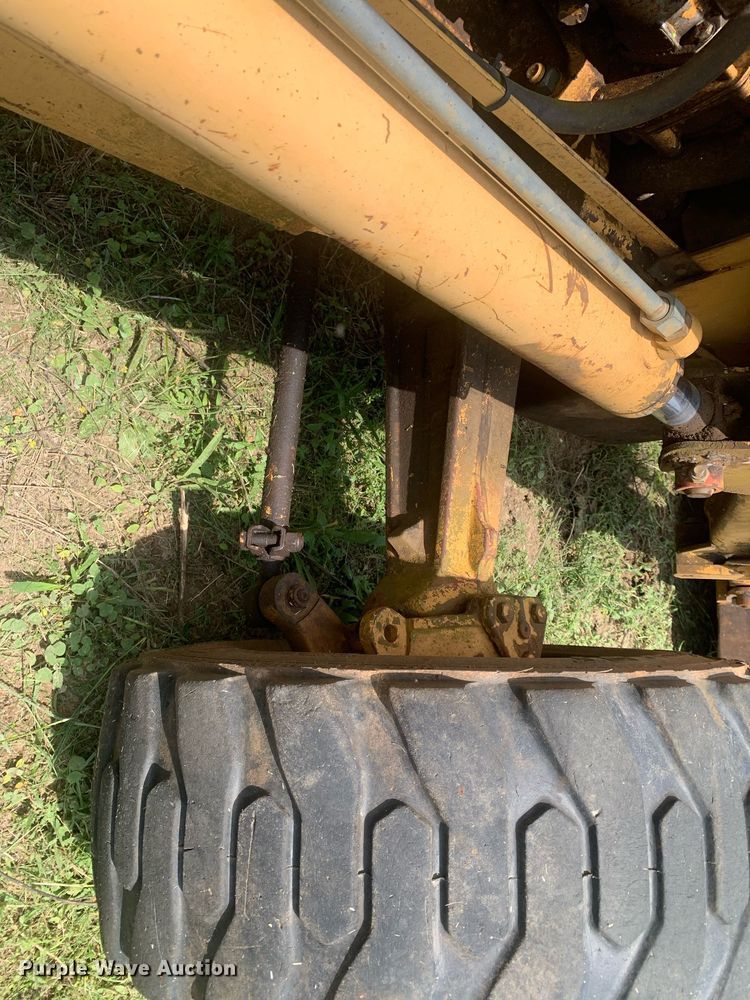 image for item LH9616 New Holland 555D  backhoe