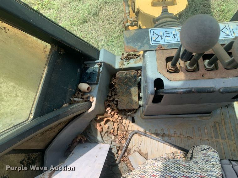 image for item LH9616 New Holland 555D  backhoe