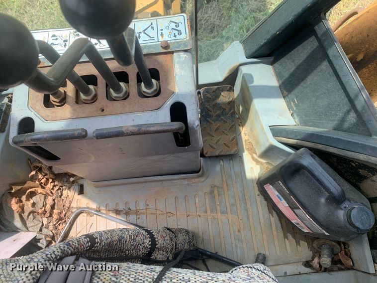 image for item LH9616 New Holland 555D  backhoe