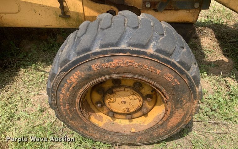 image for item LH9616 New Holland 555D  backhoe