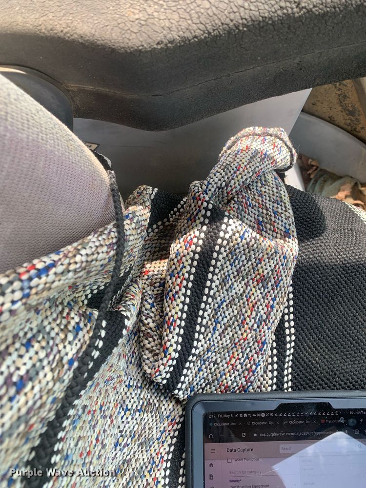 image for item LH9616 New Holland 555D  backhoe