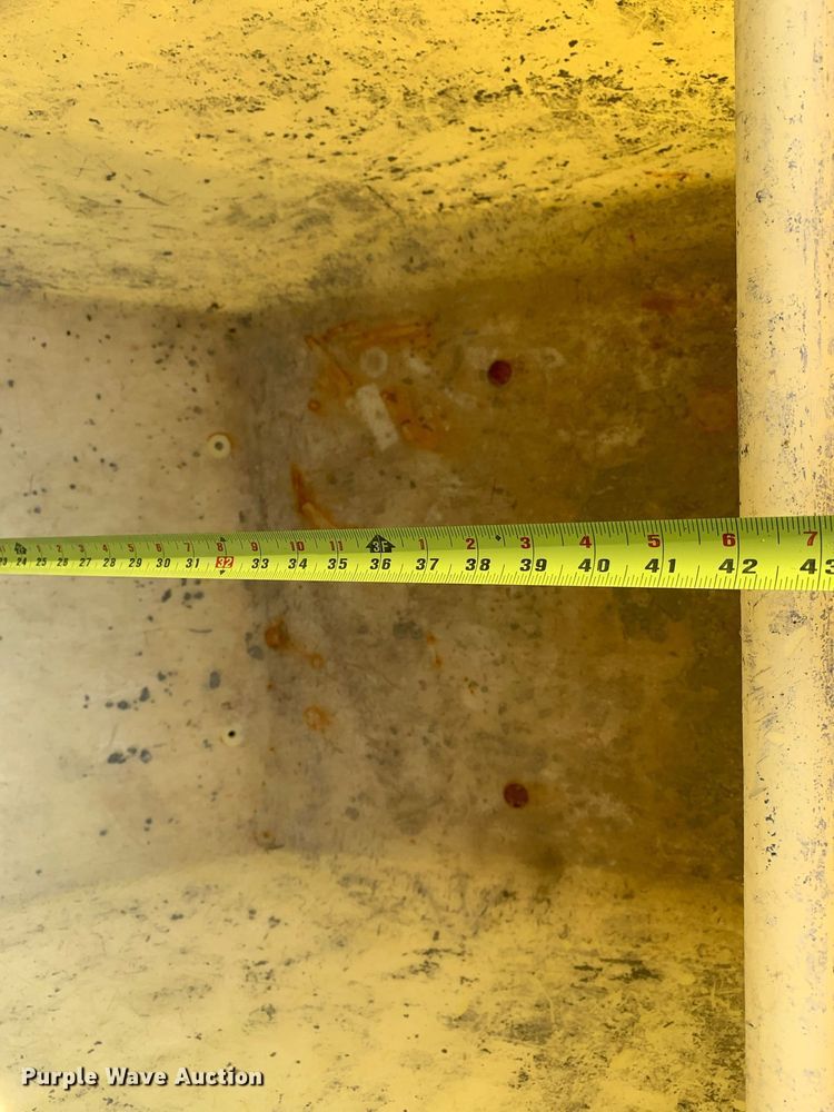 image for item LH9627 2006 Miller MB21  power buggy