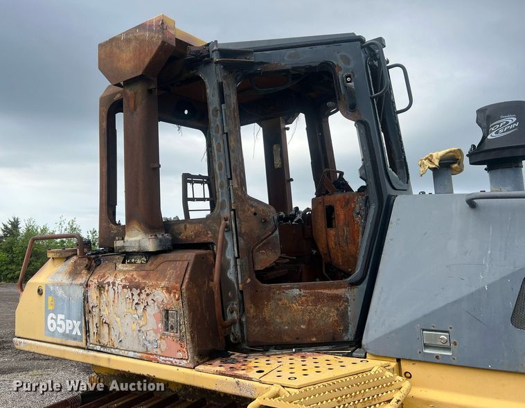 image for item LI9677 Komatsu D65PX  dozer
