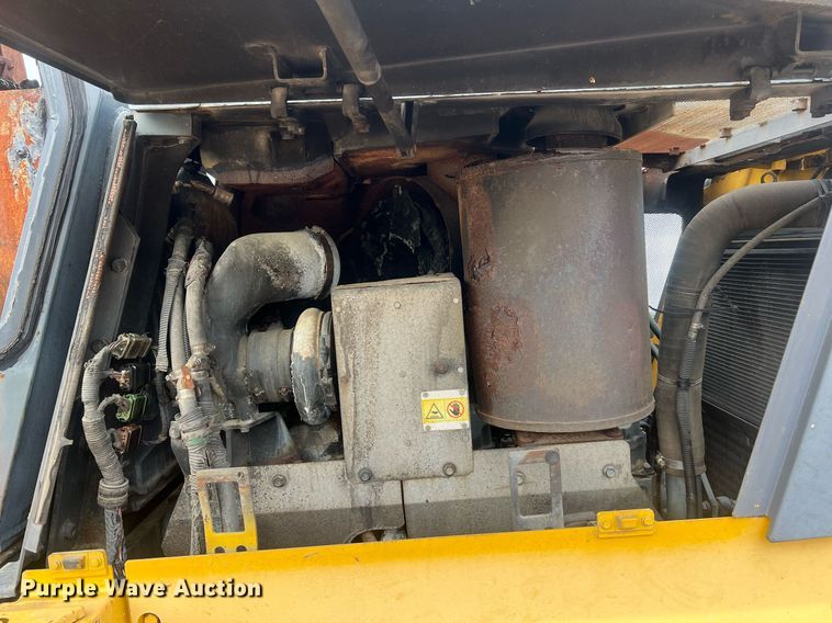 image for item LI9677 Komatsu D65PX  dozer