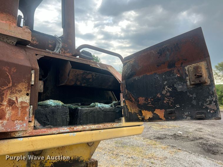 image for item LI9677 Komatsu D65PX  dozer