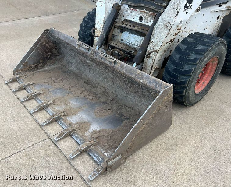 image for item LI9694 2007 Bobcat S300  skid steer loader