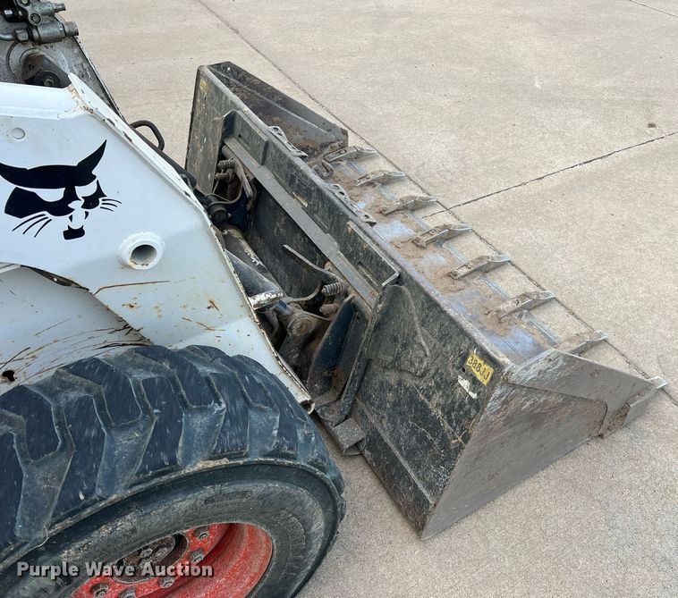 image for item LI9694 2007 Bobcat S300  skid steer loader
