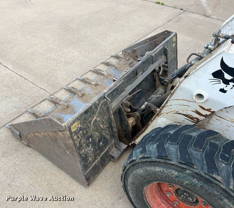 image for item LI9694 2007 Bobcat S300  skid steer loader