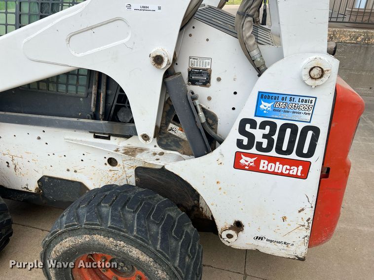 image for item LI9694 2007 Bobcat S300  skid steer loader