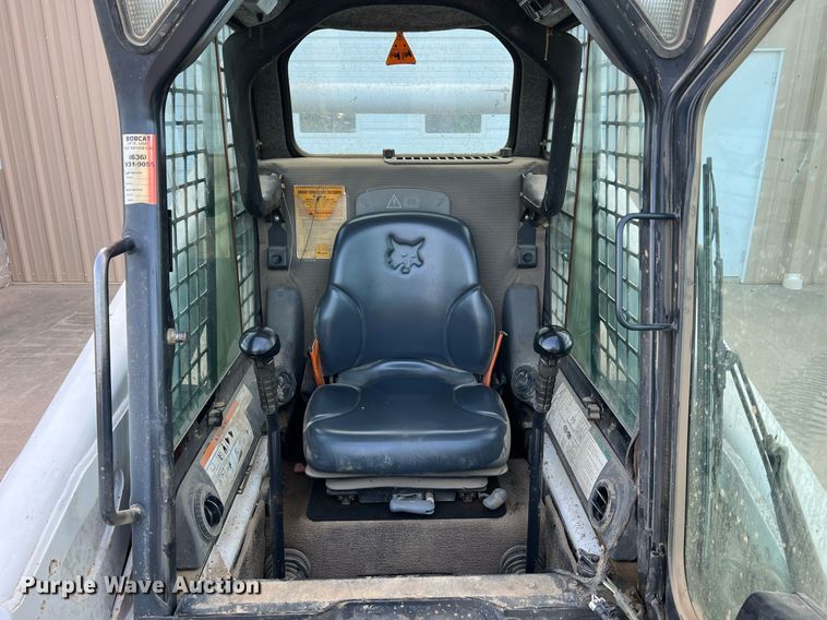 image for item LI9694 2007 Bobcat S300  skid steer loader