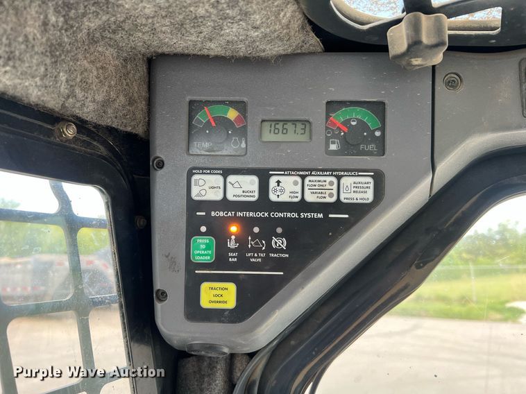 image for item LI9694 2007 Bobcat S300  skid steer loader