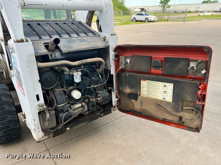 image for item LI9694 2007 Bobcat S300  skid steer loader