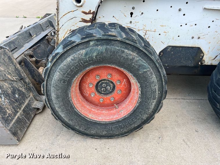 image for item LI9694 2007 Bobcat S300  skid steer loader