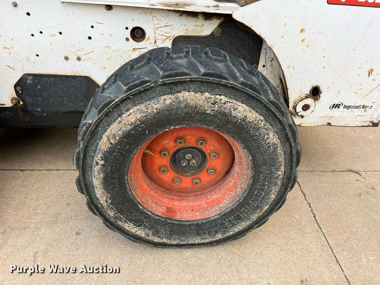 image for item LI9694 2007 Bobcat S300  skid steer loader
