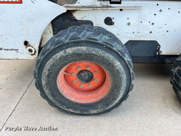 image for item LI9694 2007 Bobcat S300  skid steer loader